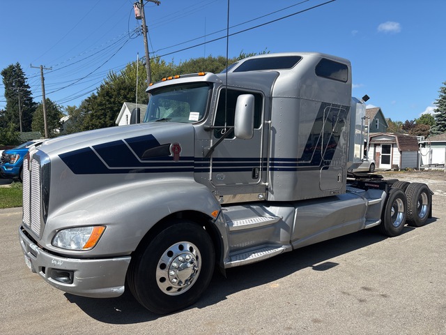 2011 Kenworth T660 6x4 T/A Sleeper Truck Tractor