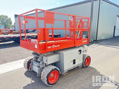 Skyjack SJ6826 RT Dual Fuel 4x4 Scissor Lift