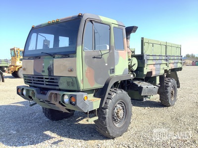 2000 Stewart & Stevenson M1078A1 LMTV 4x4 Cargo Truck