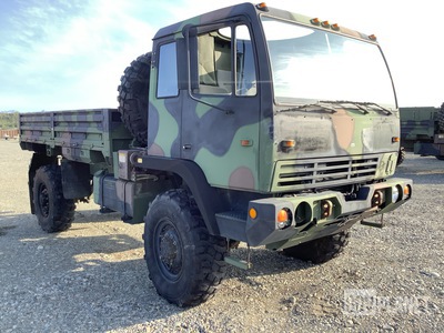 2000 Stewart & Stevenson M1078A1 LMTV 4x4 Cargo Truck