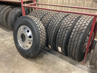 7 New Recapped 11R22.5 Tires Mounted on Aluminum Wheels, 2 New Recapped 11R24.5 Tire Unmounted Pneumatici per autocarro