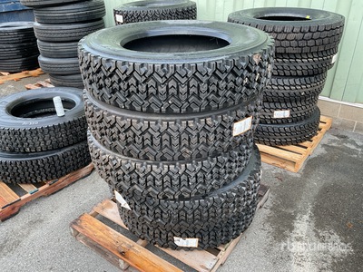 Quantity of (5) 11R24.5 Tires トラック付属品
