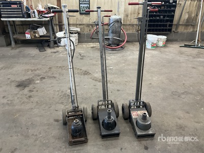 Quantity of (3) Floor Jacks Divers