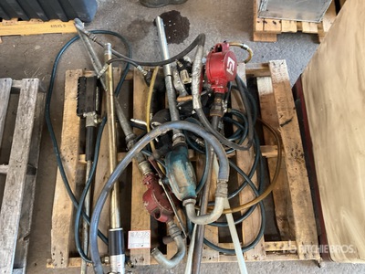 Quantity of Barrel Pumps Divers