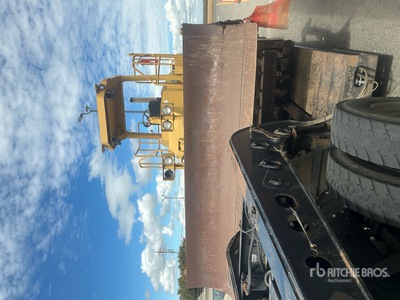 1988 Cat 815B Soil Compactor