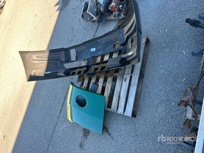Mack 25137088 Mack CX/CH Bumper (Unused)