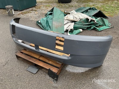 Mack 25137088 Mack CX/CH Bumper (Unused)
