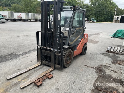 Toyota 8FGU30 Pneumatic Tire Forklift
