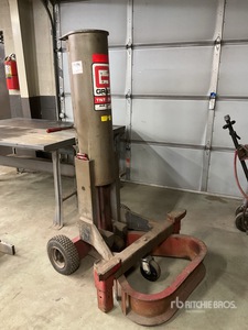 Gray TNT550 Vehicle Lift