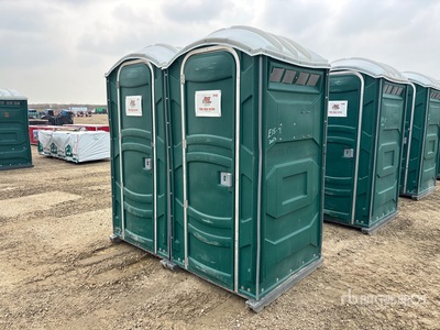Quantity of (2) Draagbaar toilet