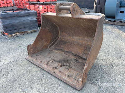 1150 mm Q/C Cleanup Excavator Bucket - Fits Case CX135