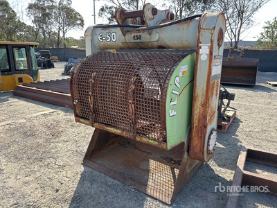 FlipScreen E50 1200 mm Q/C Excavator Screening Bucket - Fits Case CX135