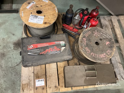 (2) Hydraulic Rams, (4) Jacks and (2) Partial Spools of Cable Divers - Magasin, entrepôt, consommateur