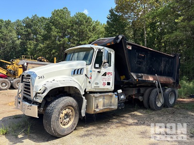 2020 Mack GR64F Granite 4x2 3-Achs Kipper-Lkw (Inoperable)