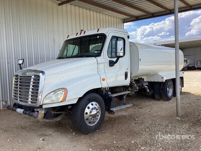 2018 Freightliner Cascadia 113 4000 Gallon Water Truck