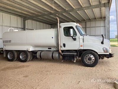 2018 Freightliner Cascadia 113 4000 Gallon Water Truck