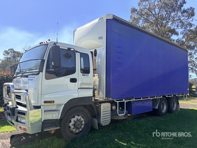2009 Isuzu Giga Curtain Side Truck