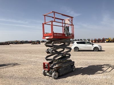 2015 Skyjack SJIII 3219 Electric Scissor Lift