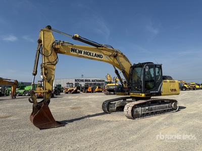 2011 New Holland E215C Kettenbagger