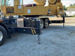 Chassis with Outrigger Cylinders