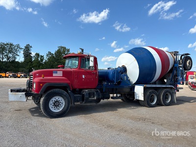 2001 Mack RD600K 6x4 Mixer vrachtwagen (Glider Kit)
