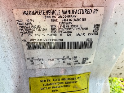 2014 Ford F-450 XL 4x4 Cabina y chasis (Inoperable)
