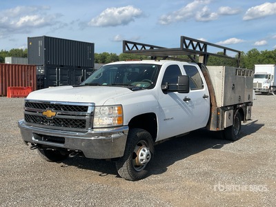 2014 Chevrolet 3500 4x4 Crew Cab Ciężarówka serwisowa