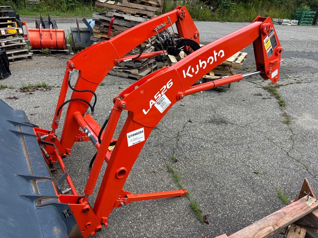 Kubota LA526 Front Loader Attachment