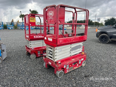2017 MEC MICRO 19 Electric Scissor Lift