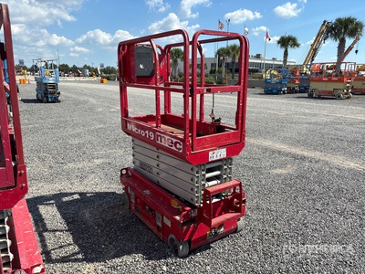 2017 MEC Micro19 Electric Scissor Lift