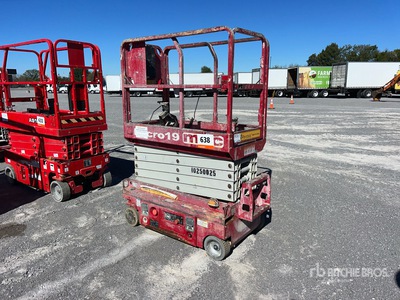 2018 MEC Micro 19 Scissor Lift