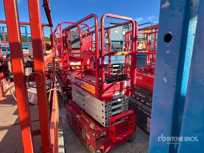 2018 MEC Micro 19 Electric Scissor Lift