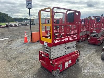 2018 MEC Micro 19 Electric Scissor Lift