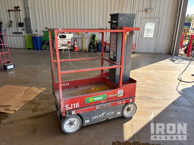 2015 Skyjack SJ16 Vertical Mast Lift