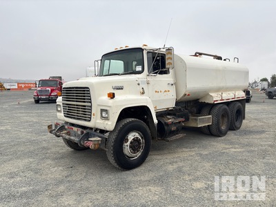1990 Ford LNT8000 4000 gal 6x2 Water Truck