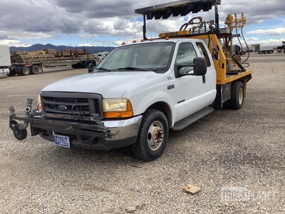 2000 Ford F-350 4x2 Extended Cab Camión pintarrajas