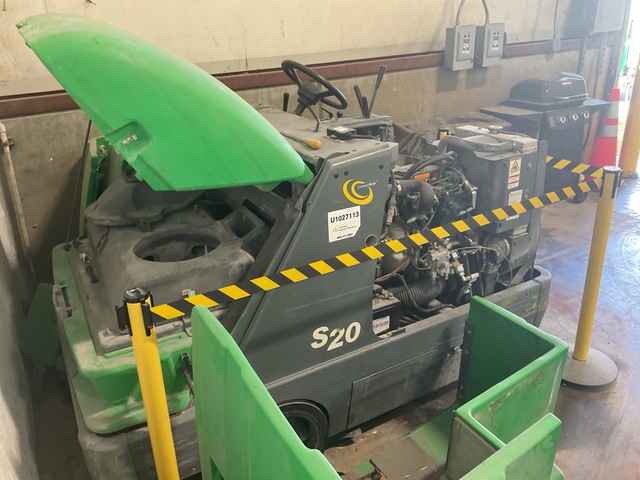 2019 Tennant S20 Ride-On Floor Sweeper (Inoperable) 2019 Tennant S20 Ride-On Floor Sweeper (Inoperable)