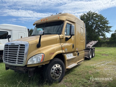 2015 Freightliner Cascadia 125 6x4 Sleeper カーホーラ