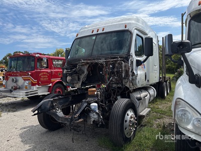 2013 Freightliner Cascadia 125 6x4 Sleeper Truck Tractor