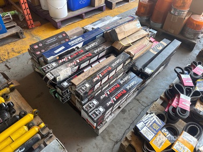 Quantity of Shock Absorbers قطع محرك الشاحنات المتنوعة (Unused)
