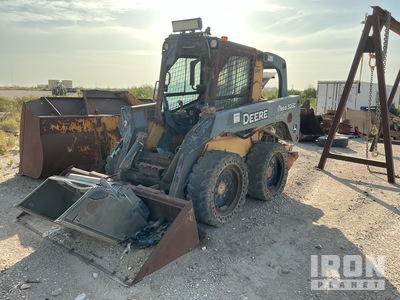 2014 John Deere 328E Minicargadora