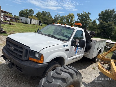 2000 Ford F-450 XL 4x2 Ciężarówka serwisowa
