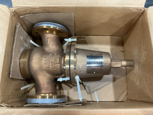 Trac Regulator MIL-V-20420 Fluid Regulating Pressure Valve