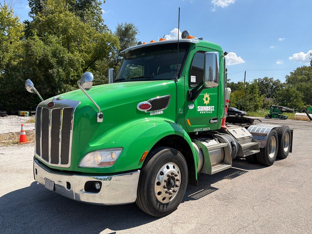 2018 Peterbilt 579 6x4 T/A Day Cab Truck Tractor