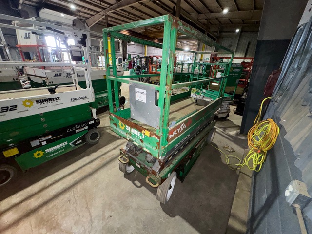 2016 Skyjack SJIII 3220 Electric Scissor Lift