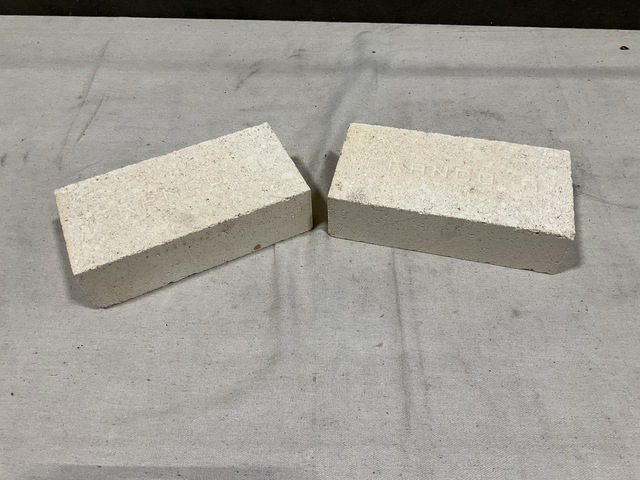 (190) Linmarr 1385784 PC1 Refractory Bricks (190) Linmarr 1385784 PC1 Refractory Bricks