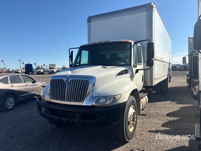 2014 International 4300 4x2 Van Truck