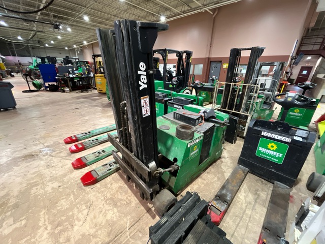 2018 Yale MCW040-E 4000 lb Electric Stacker
