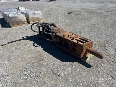 NPK GH-9 Hydraulic Breaker