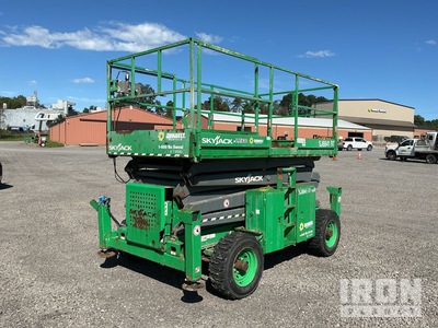2016 Skyjack SJ8841RT Dual Fuel 4x4 Scissor Lift